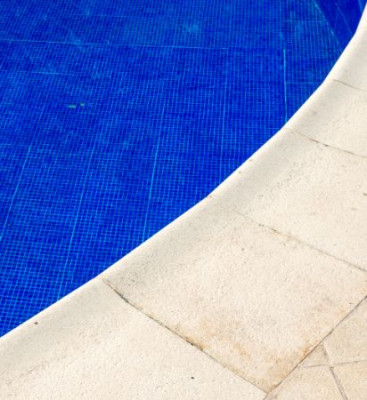 TEXTURED POOL DECKS